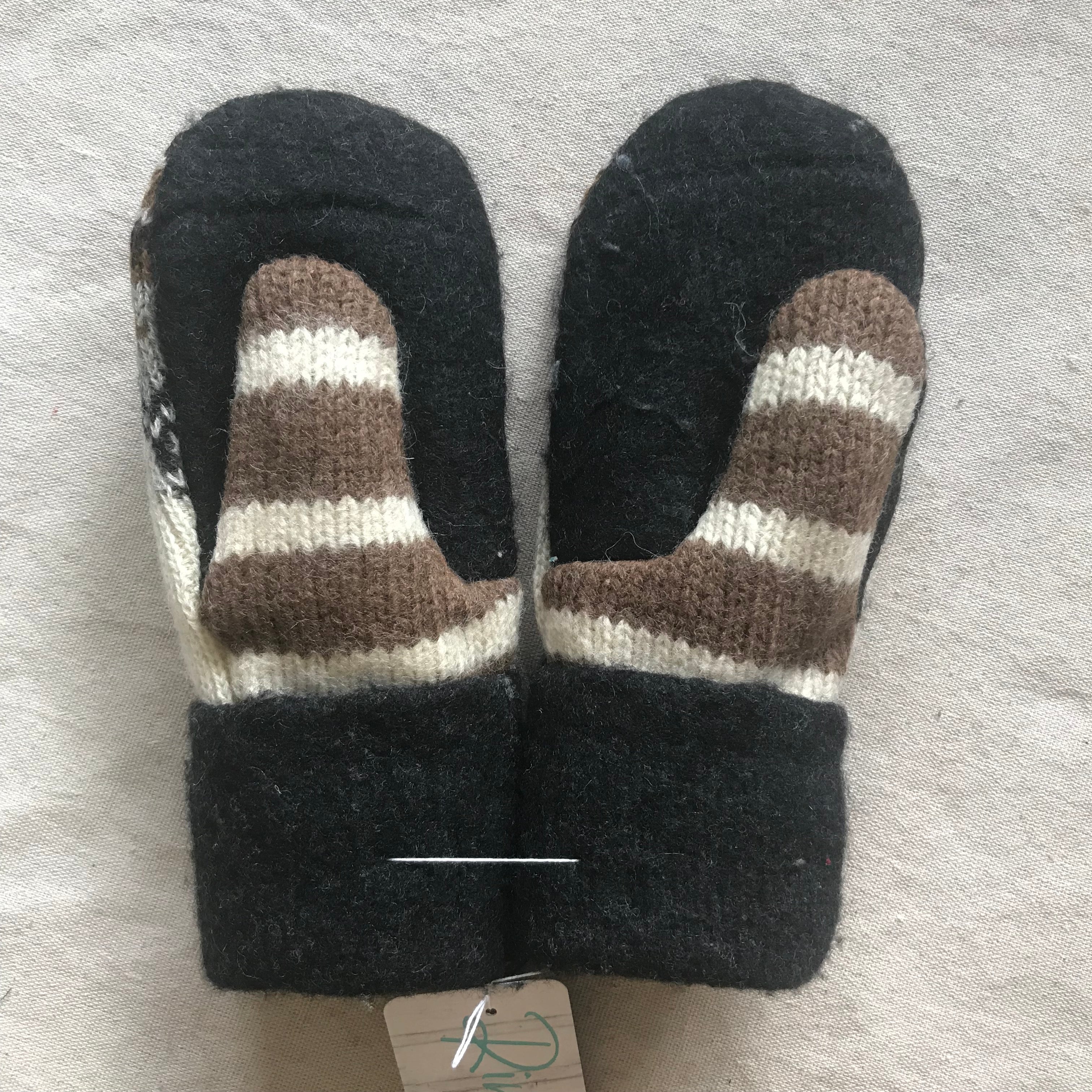 recycled wool mitts #22