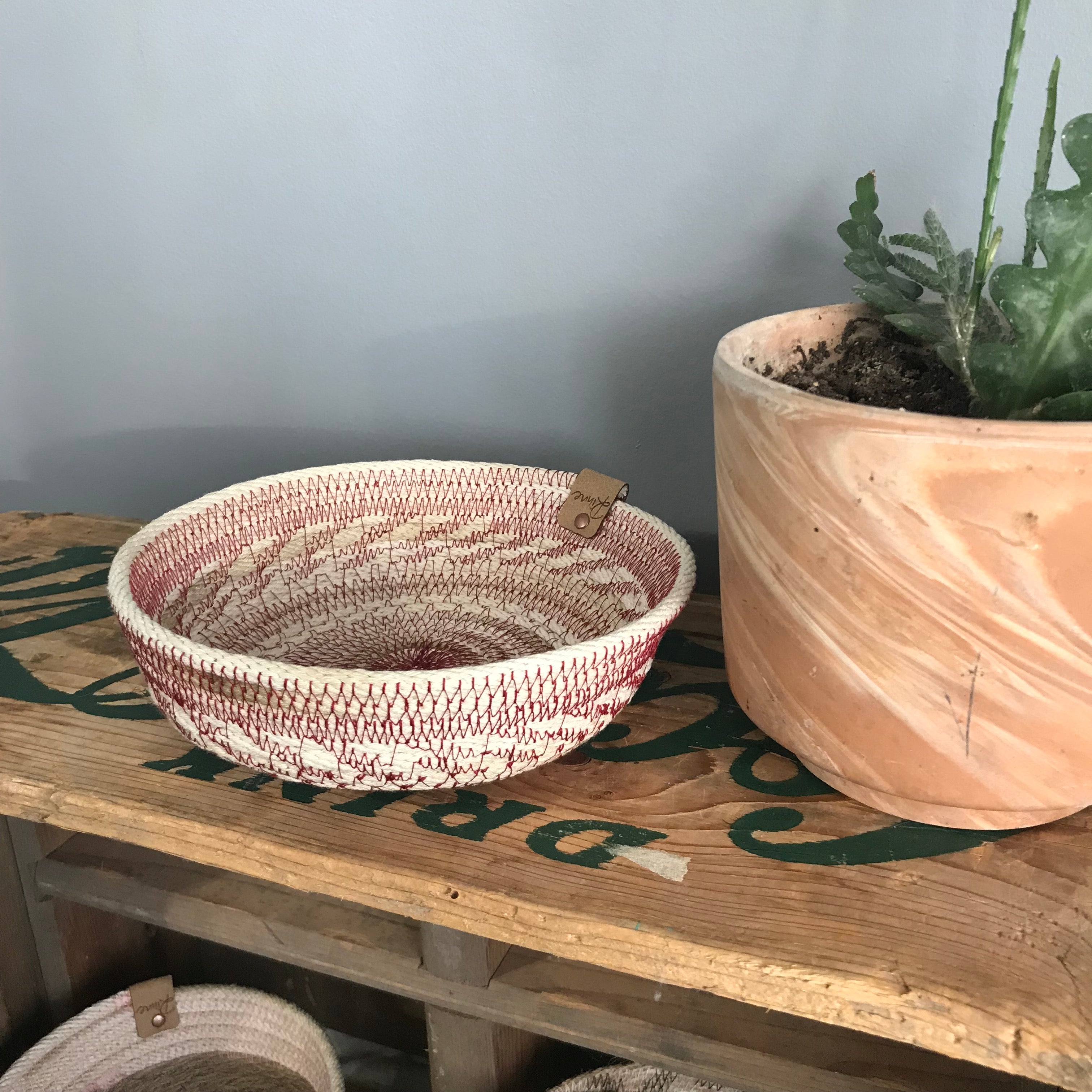 small rope tray natural with red stitching