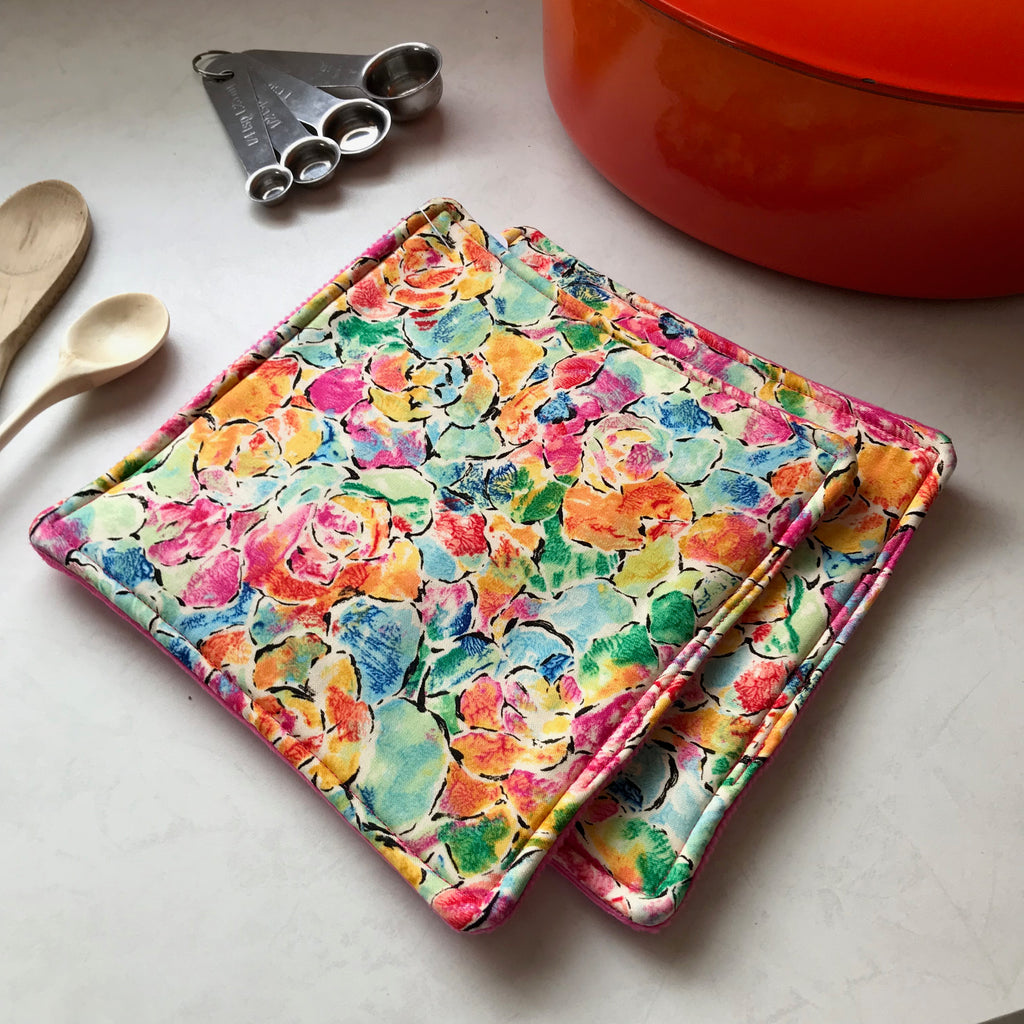 Heavy duty Hotpad Set bright abstract floral with pink corduroy backing
