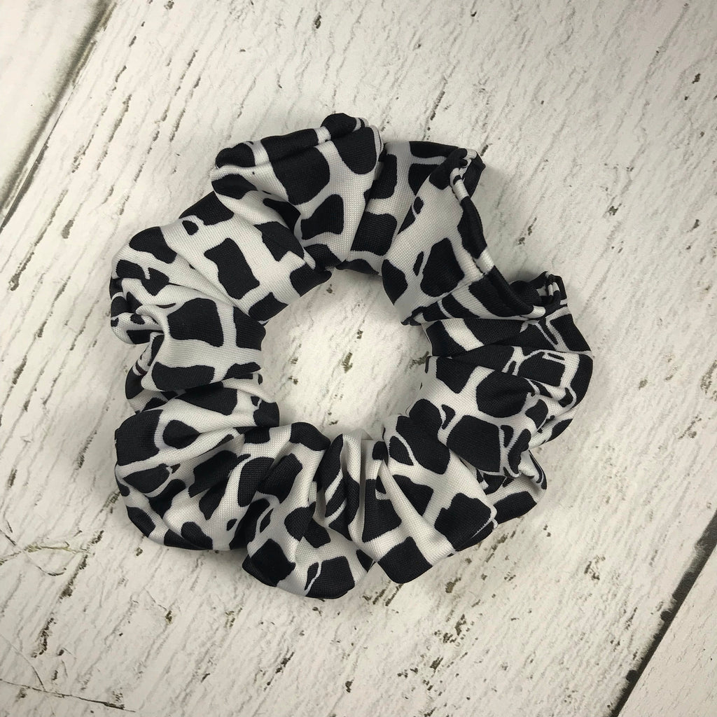Black and White Wavy Checkerboard Scrunchie
